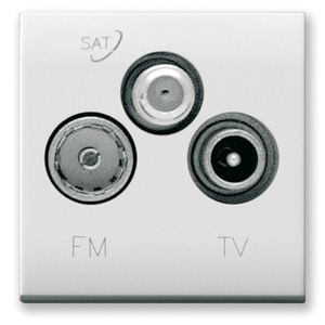 SAT/cable/FM junction box (3-gang). Single socket, not a pass-through socket. White glossy.