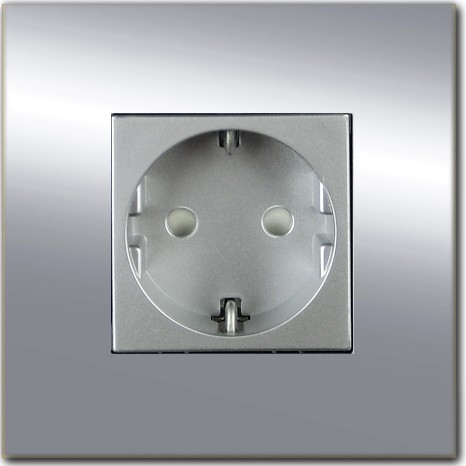 Steckdose 1-fach Chrom spiegelnd Metall VICTOR. CJC Systems